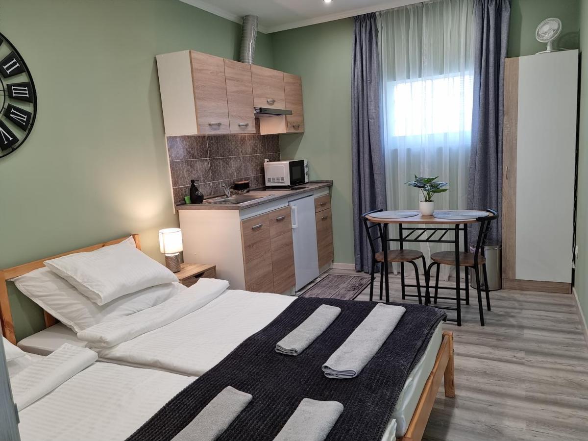 Belvarosi Pihenohaz Bekescsaba Exterior foto